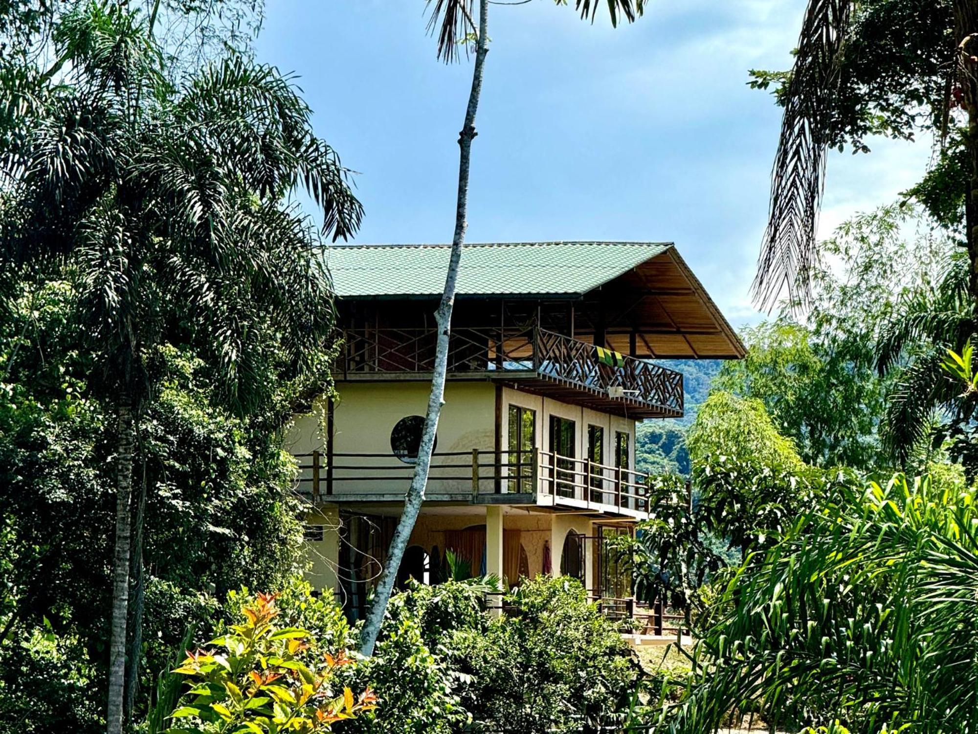 Wisdom Forest Lodge テナ エクステリア 写真