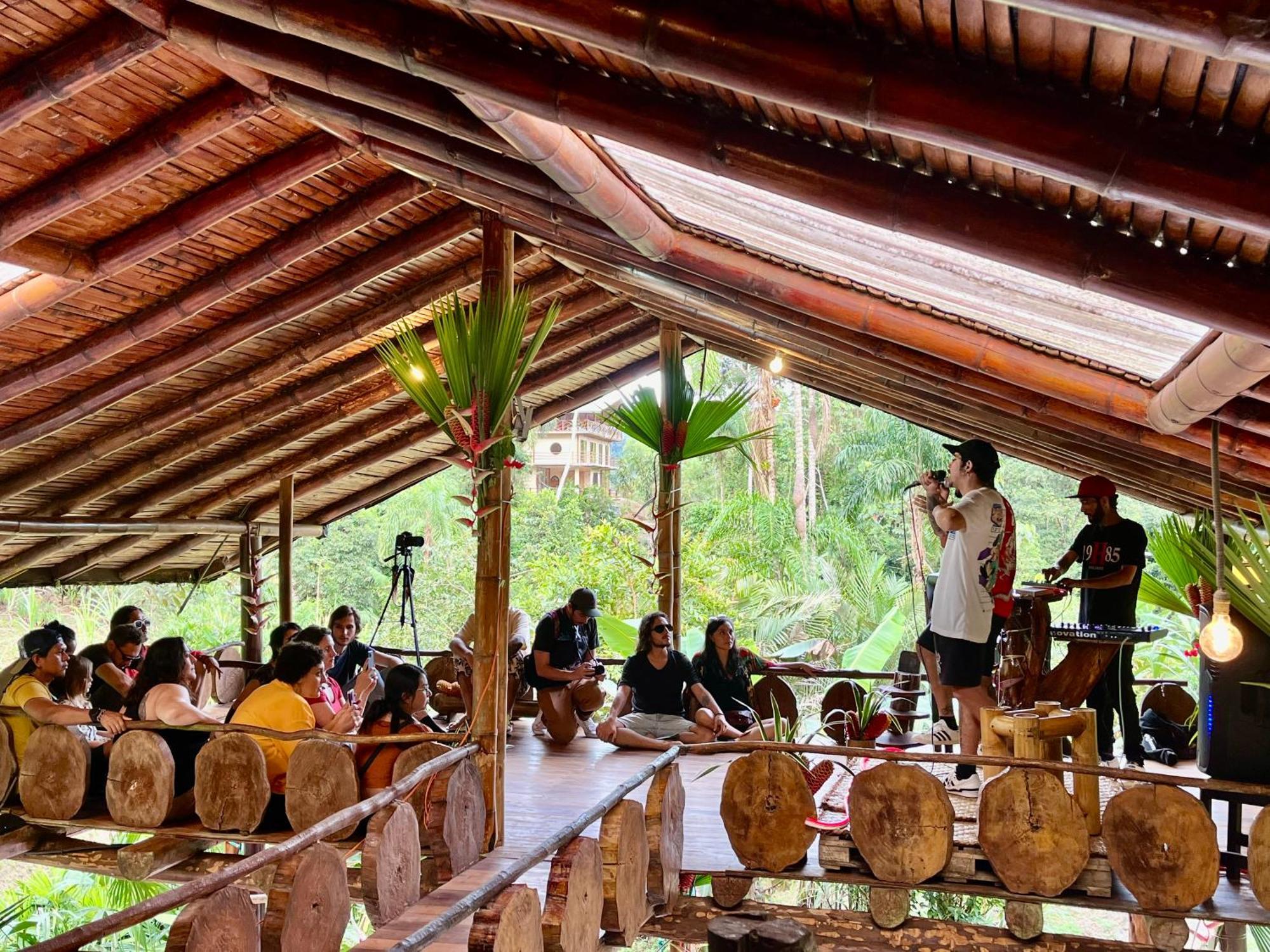 Wisdom Forest Lodge テナ エクステリア 写真